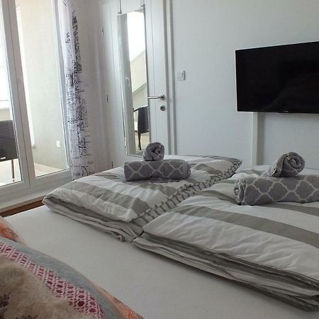 Apartment Silvija Novalja Bagian luar foto