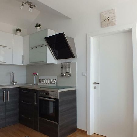 Apartment Silvija Novalja Bagian luar foto