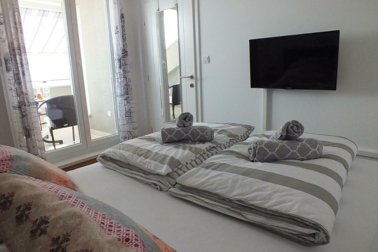 Apartment Silvija Novalja Bagian luar foto