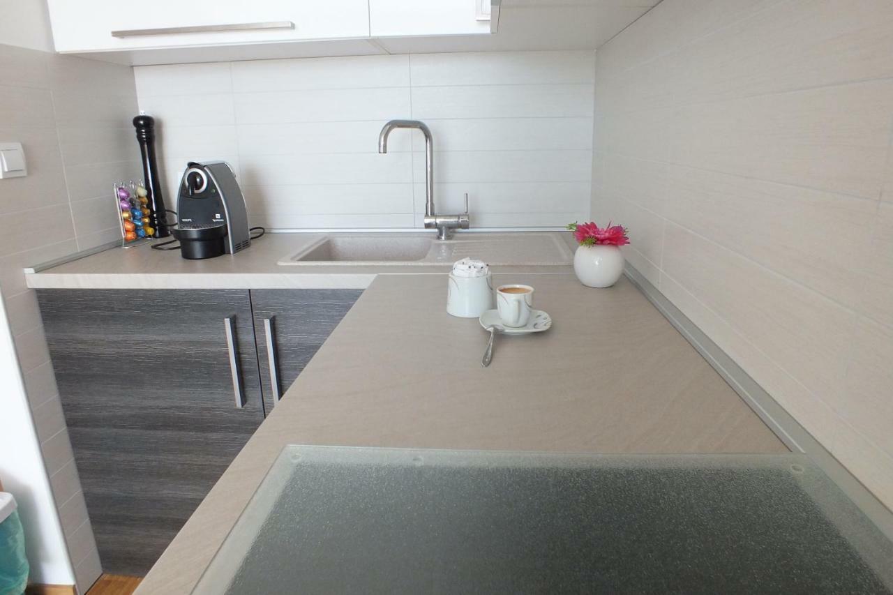 Apartment Silvija Novalja Bagian luar foto